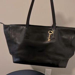 Large Fossil tote. EUC.